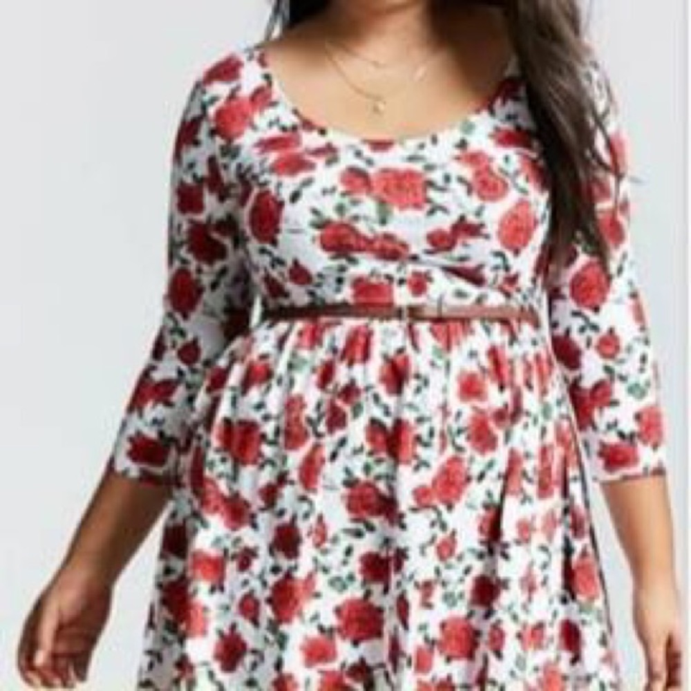 3/$30 NWOT White Rose Floral Skater Dress w/ Belt